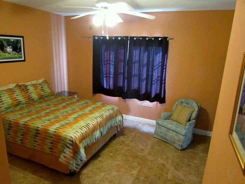 Centrally Located Guest Apartments Kingston Buitenkant foto