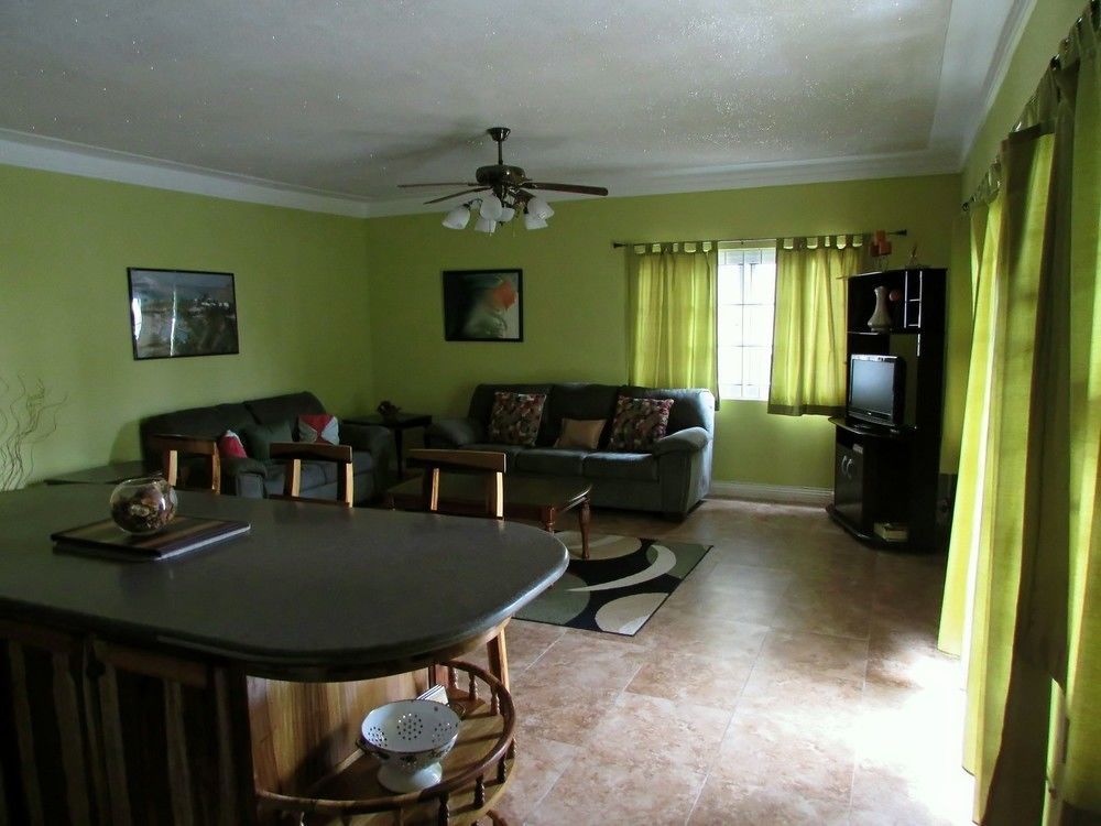 Centrally Located Guest Apartments Kingston Buitenkant foto
