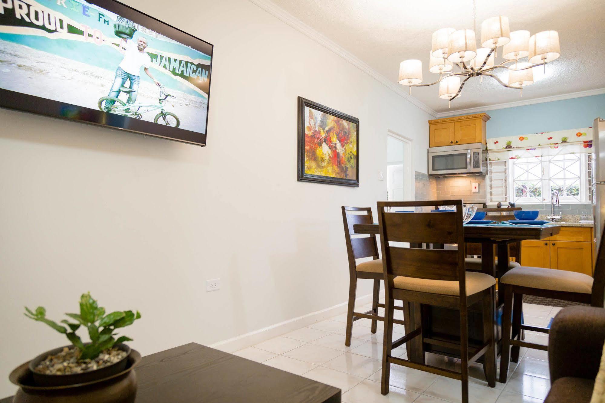 Centrally Located Guest Apartments Kingston Buitenkant foto