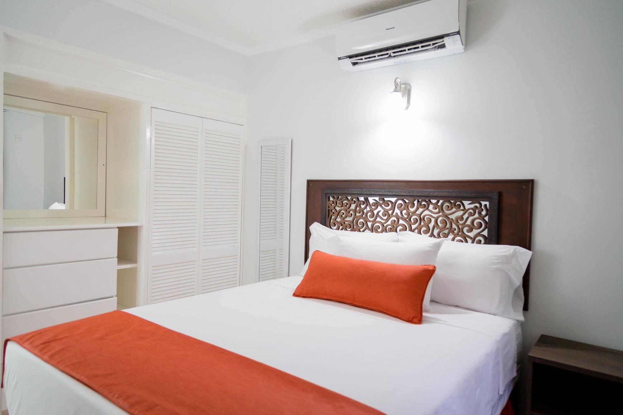 Centrally Located Guest Apartments Kingston Buitenkant foto
