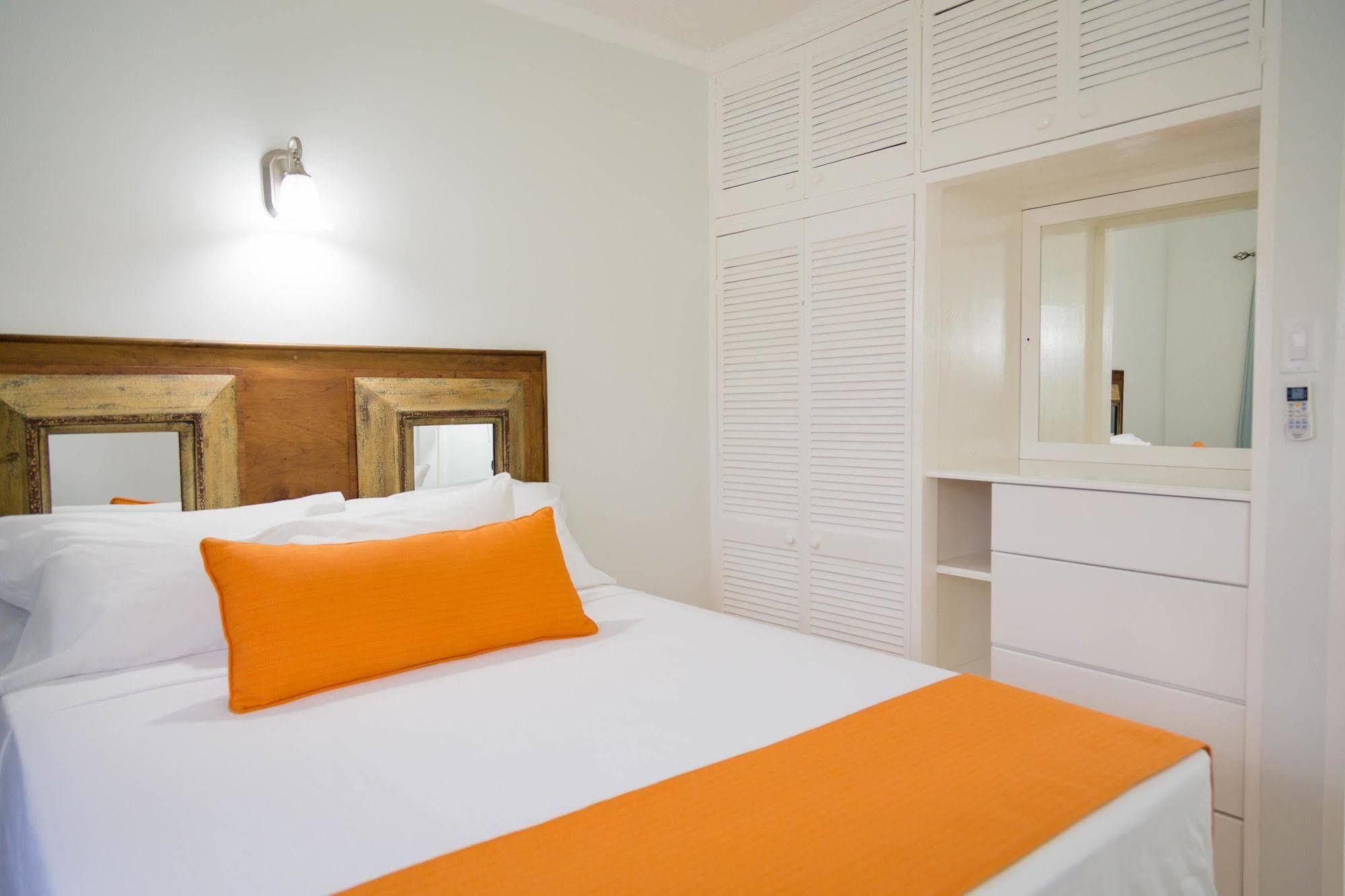 Centrally Located Guest Apartments Kingston Buitenkant foto