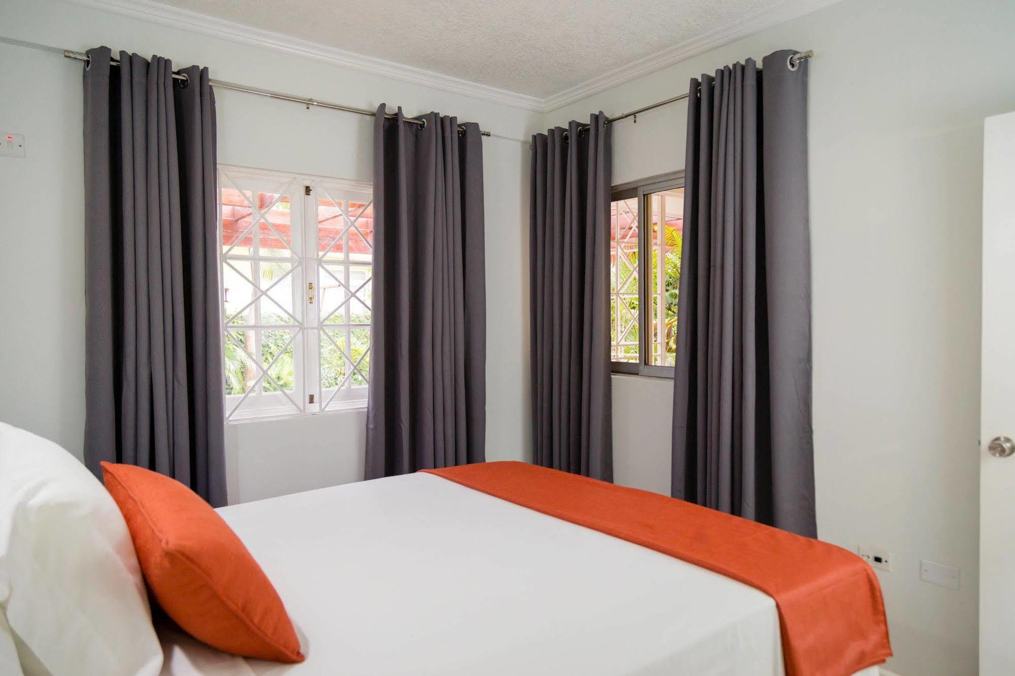 Centrally Located Guest Apartments Kingston Buitenkant foto
